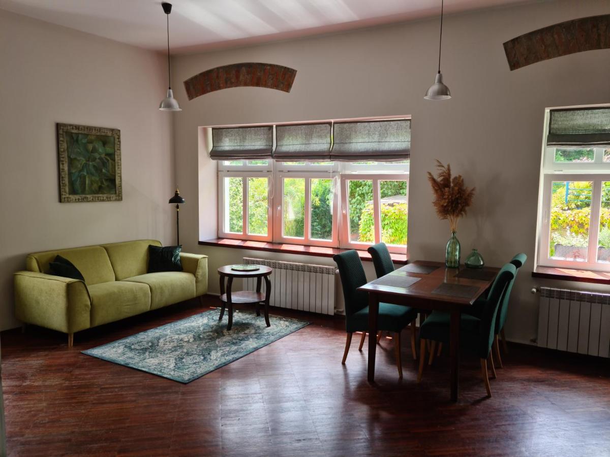 Apartament W Starej Szkole Srebrna Góra Exterior foto